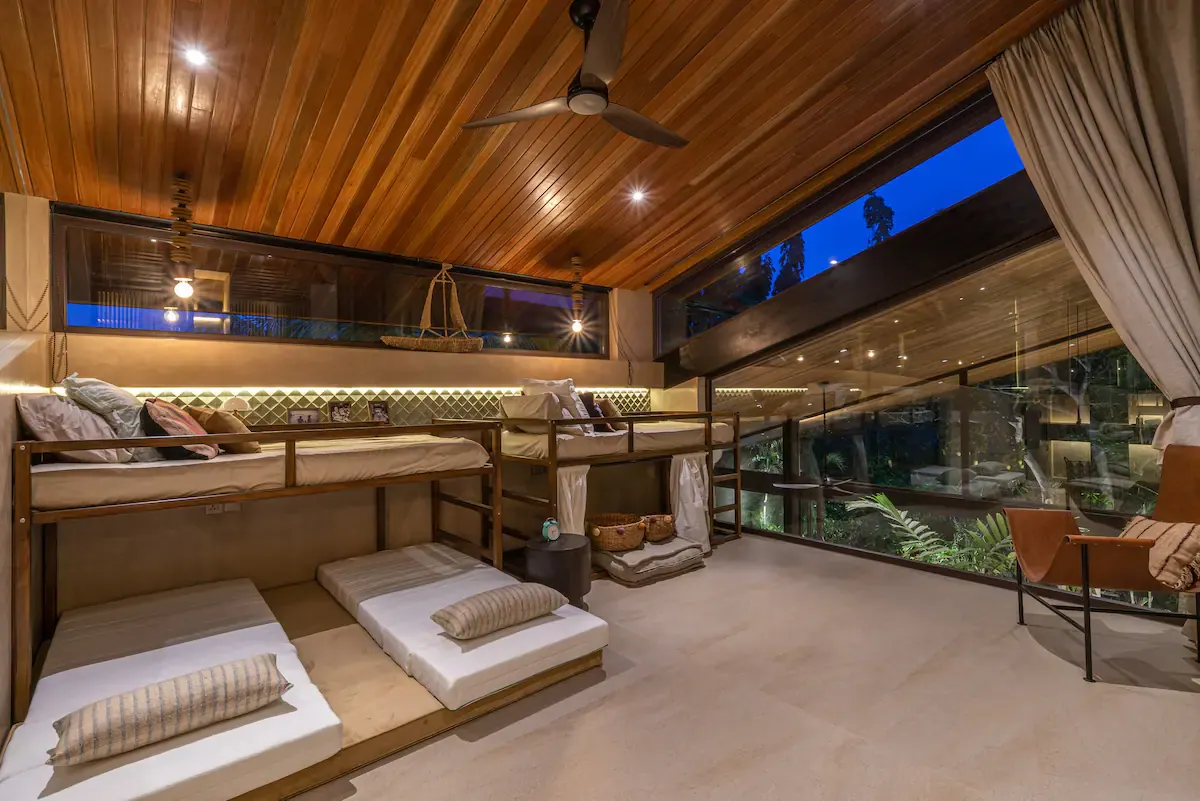 5 BR Tropical-Modern Tropical Garden Villa Canggu — 5BR Villa Rental in Pererenan — image 11