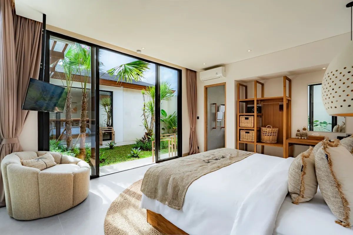 4 BR Courtyard Pool Retreat Ubud — 4BR Villa Rental in Ubud — image 10