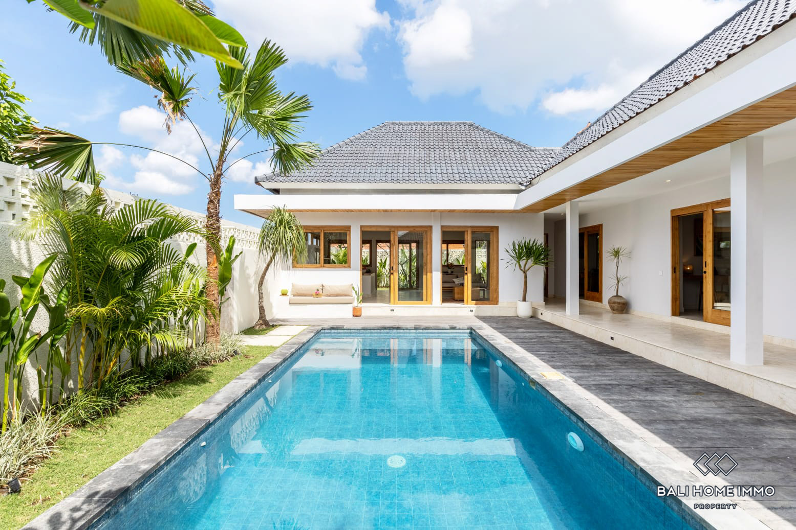3 Bedroom Family Villa For Rent in Canggu Batu Bolong