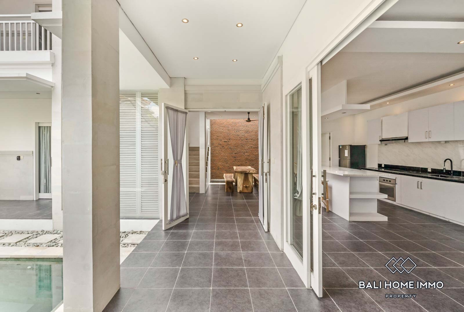 3 Bedroom Family Villa for Rent in Seminyak Beachside — image 2