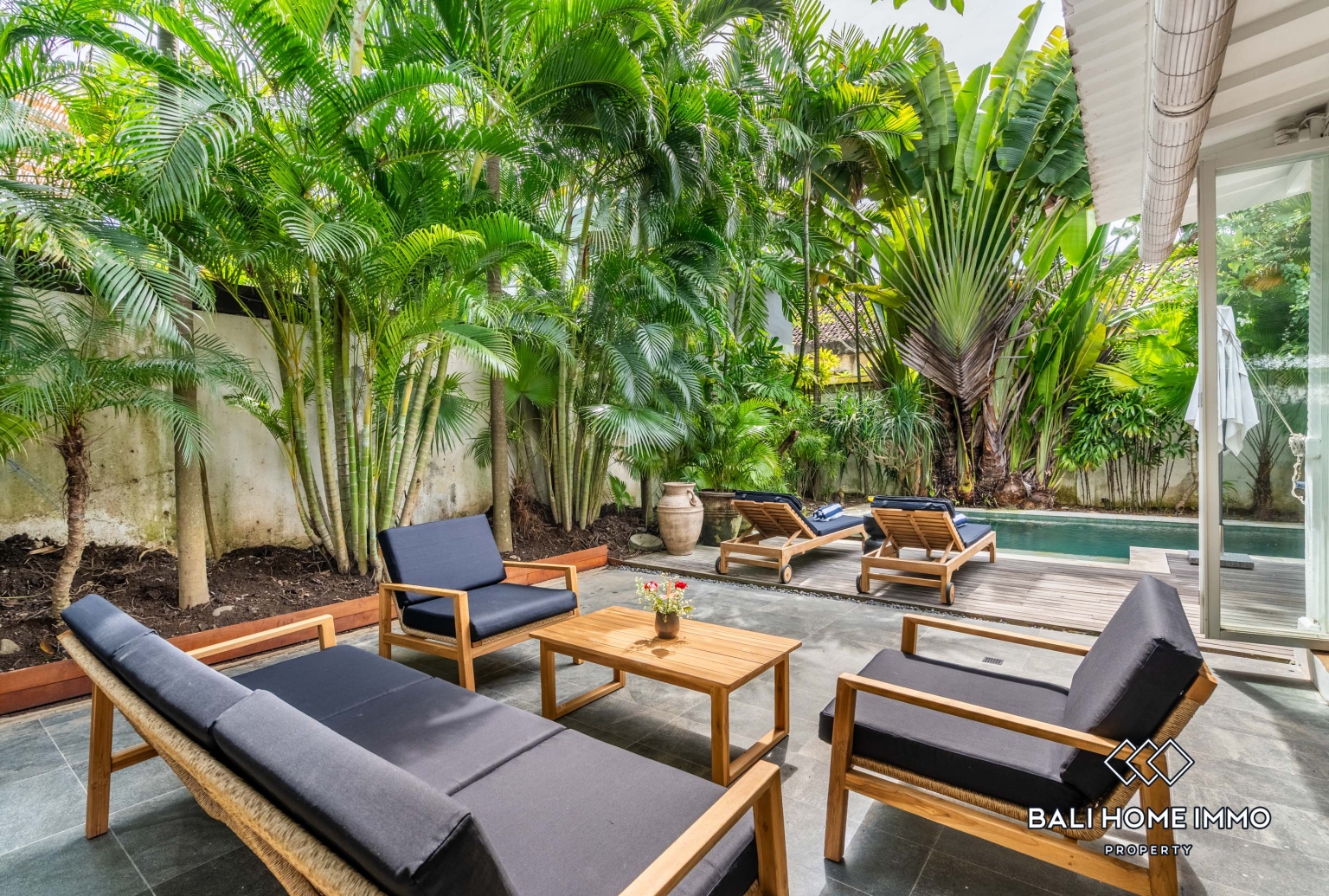 3 Bedroom Family Villa for Rent in Seminyak Residential Side — image 1