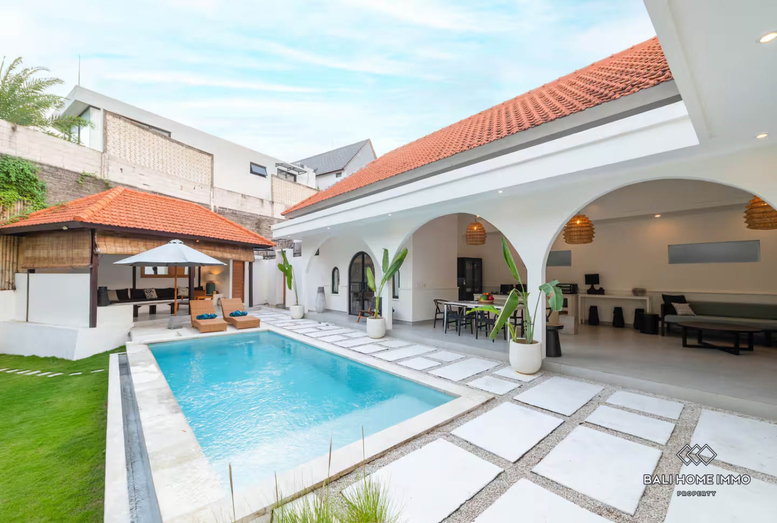 3 bedroom Family Villa with Garden for rental in Padang Linjong Canggu