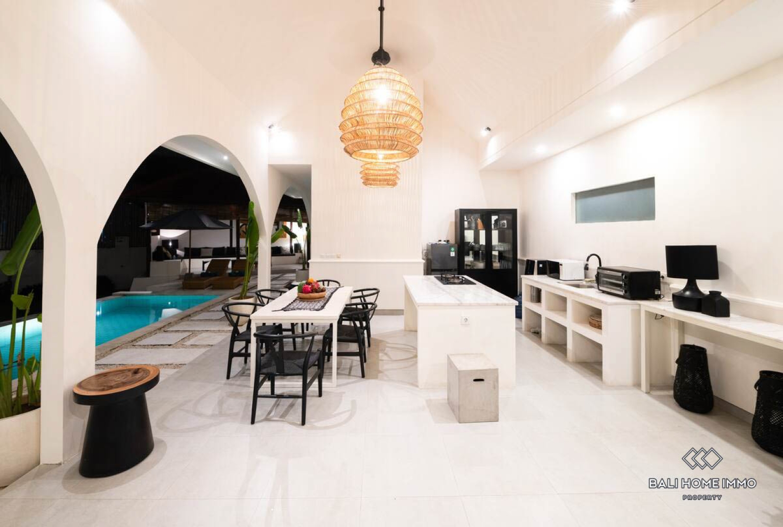 3 bedroom Family Villa with Garden for rental in Padang Linjong Canggu — image 2