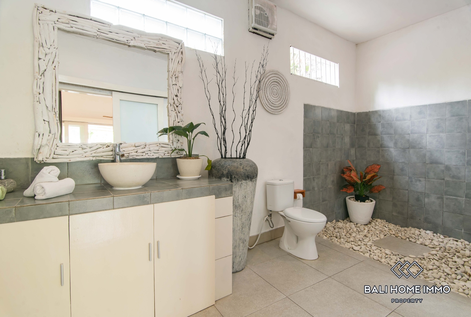 3 Bedroom Villa for Rent in Canggu Berawa Beachside — image 11