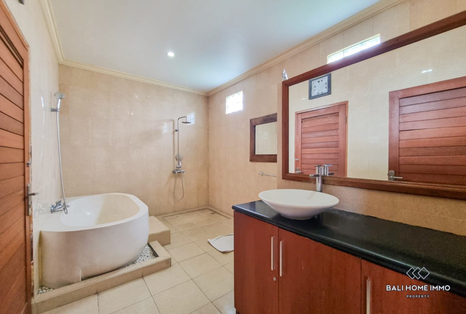 3 Bedroom Villa for Yearly Rental in Bali Canggu Berawa — image 13