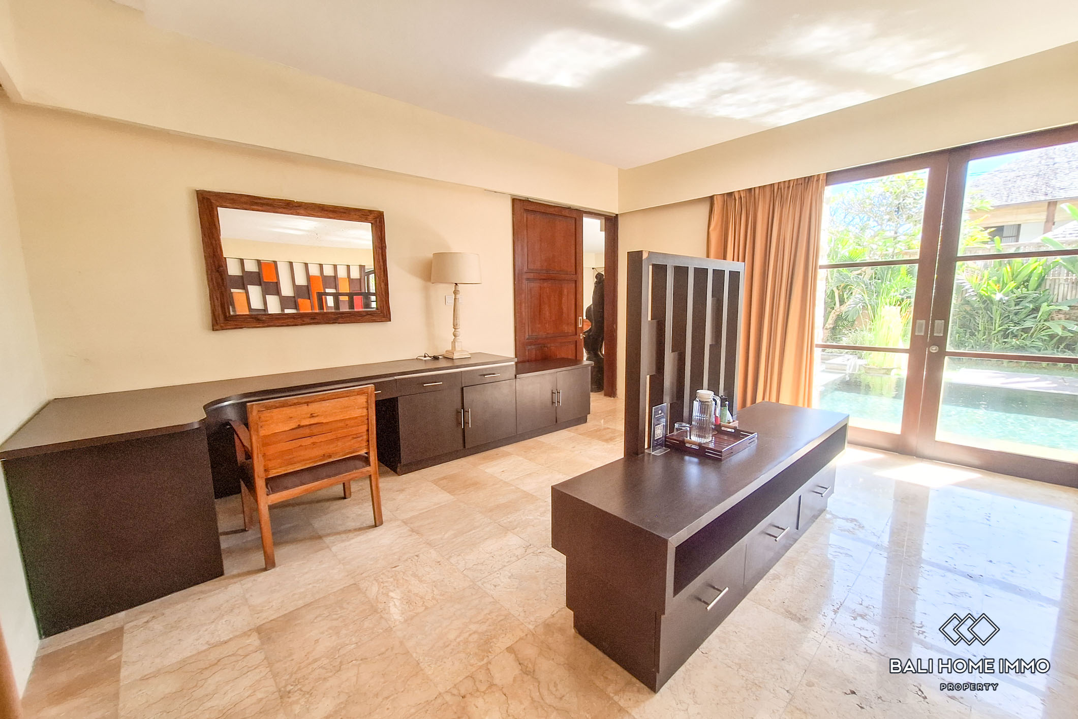3 Bedroom Villa with garden for Rent near Nelayan Beach Canggu — image 9