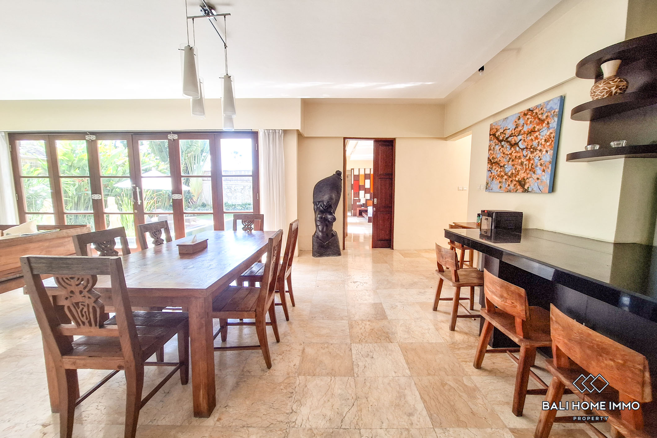 3 Bedroom Villa with garden for Rent near Nelayan Beach Canggu — image 5