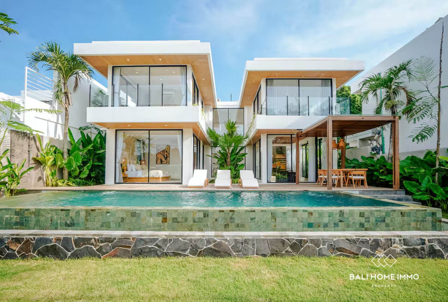3-Bedroom Villa with Private Pool & Gym for Yearly Rental near Tanah Lot