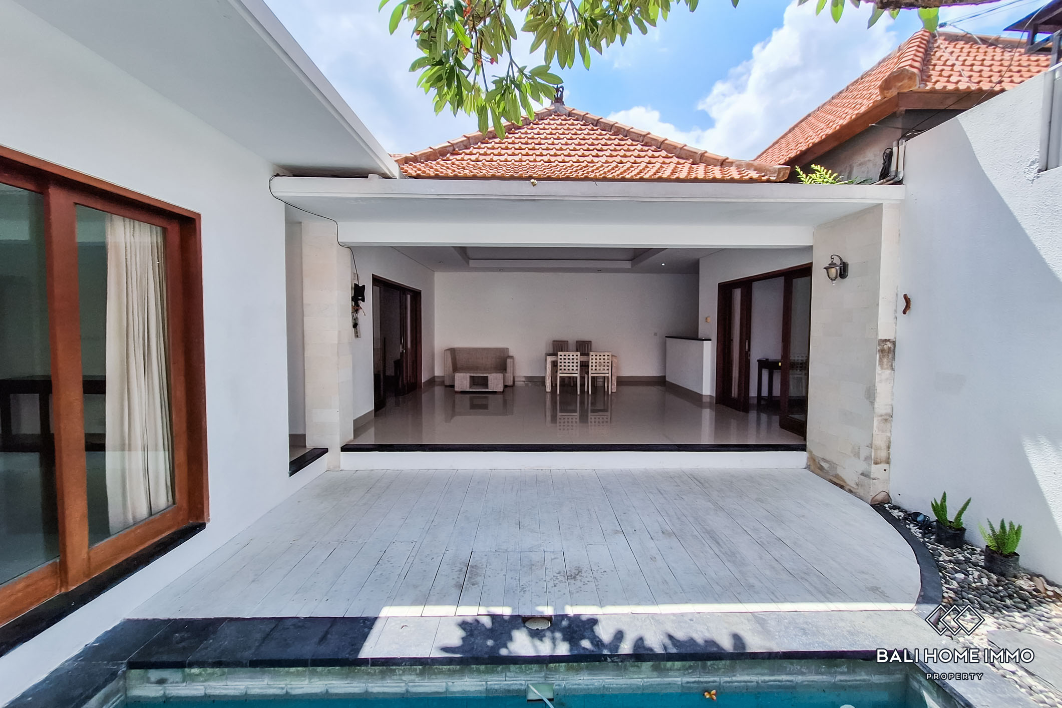 3 Bedrooms villa for rent in Canggu Berawa — image 1
