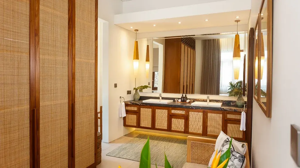 6 BR Balinese Garden Villa Seminyak — 6BR Villa Rental in Seminyak — image 13