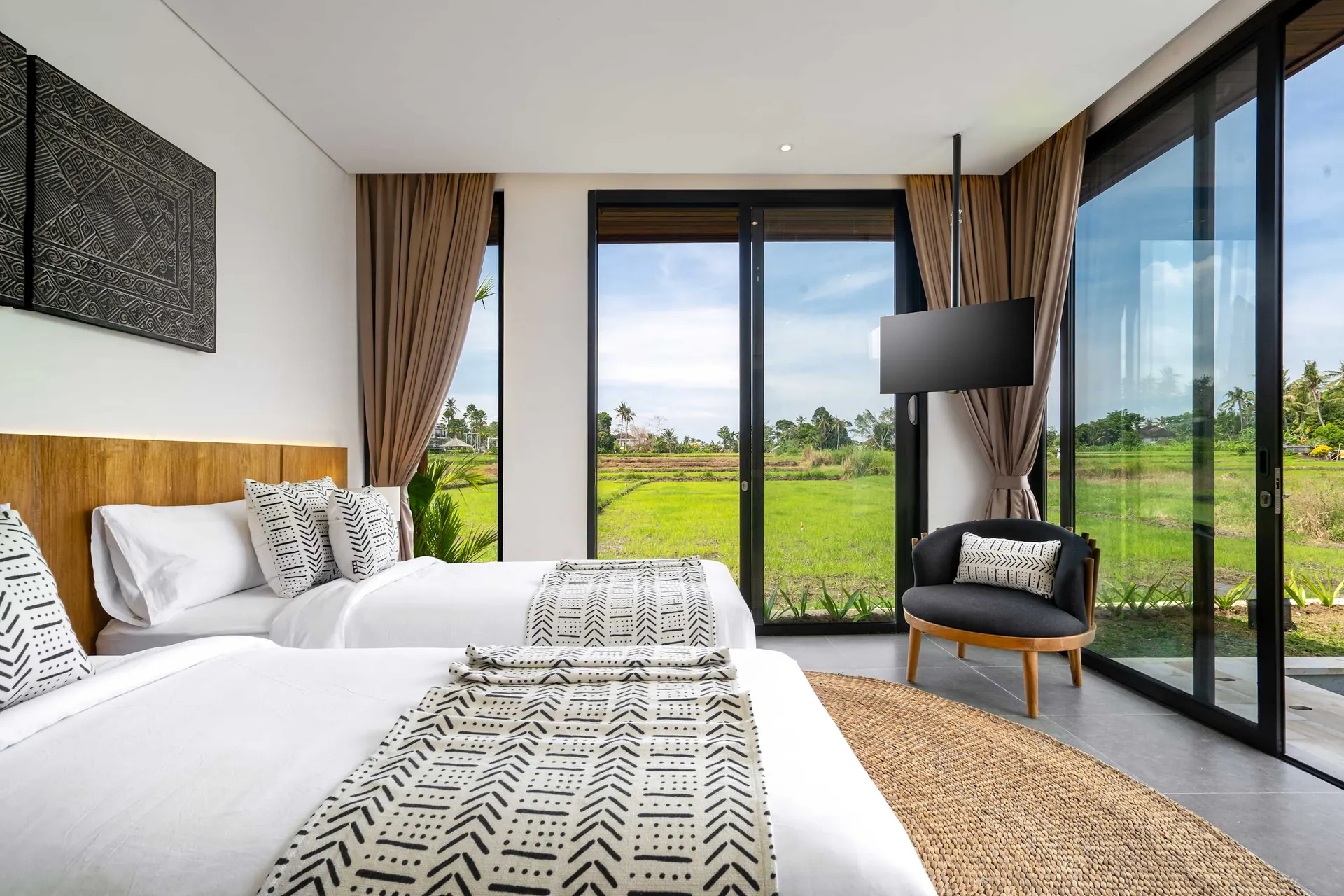 3 BR Rice-Field Infinity-Pool Villa Ubud — 3BR Villa Rental in Ubud — image 17