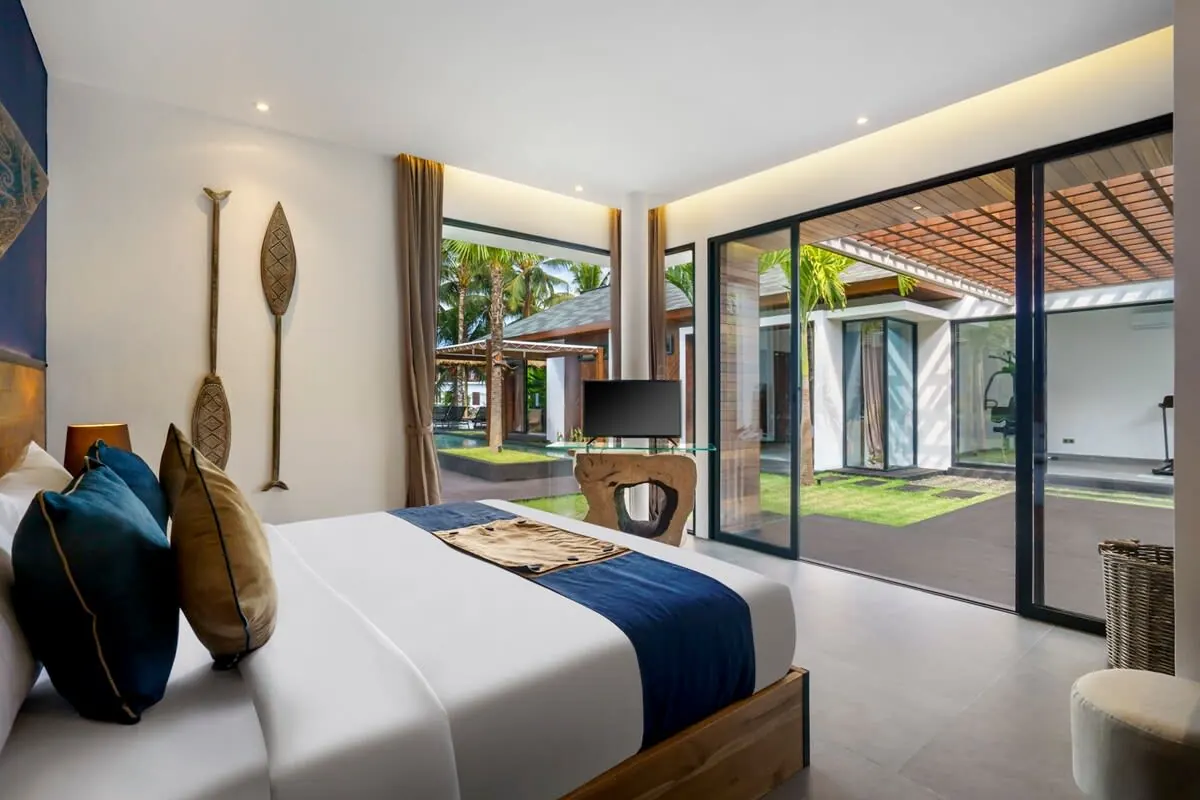 5 BR Tropical-Modern Courtyard Villa Ubud — 5BR Villa Rental in Ubud — image 15