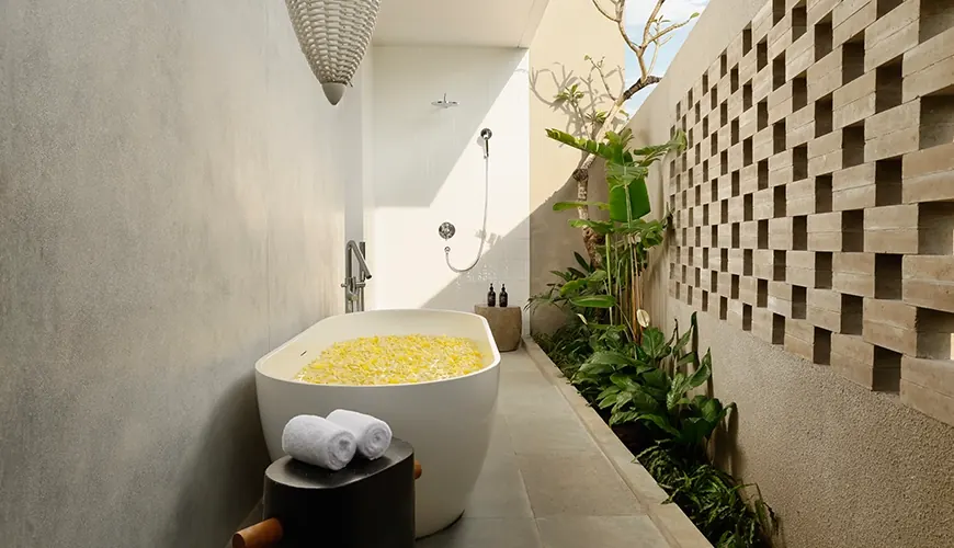 7 BR Tropical-Modern Gym Villa Canggu — 7BR Villa Rental in Canggu — image 6