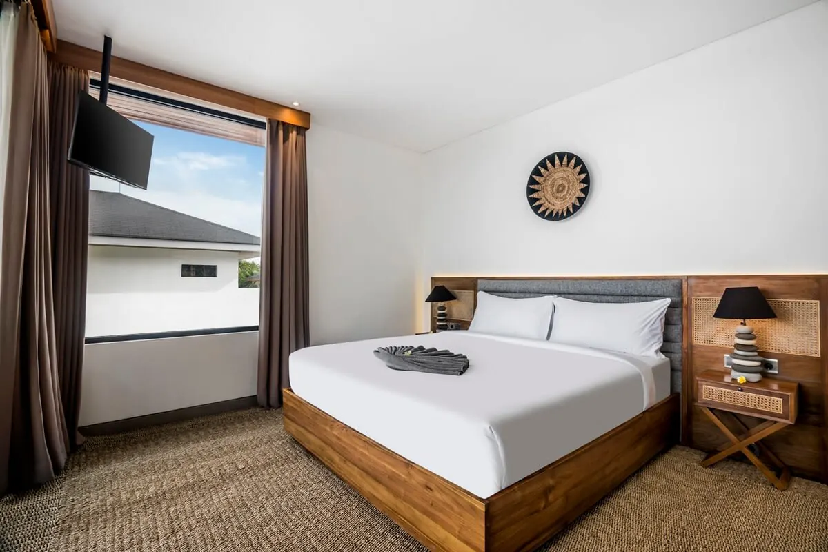 4 BR Tropical-Modern Designer Villa Canggu — 4BR Villa Rental in Canggu — image 12