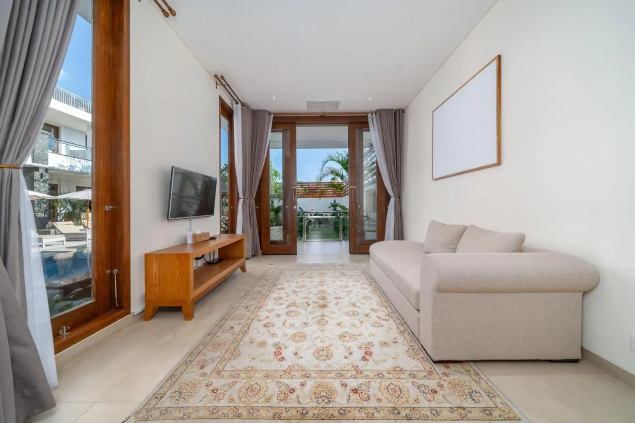 7 BR Tropical Garden Pavilion Villa Canggu — 7BR Villa Rental in Canggu — image 7