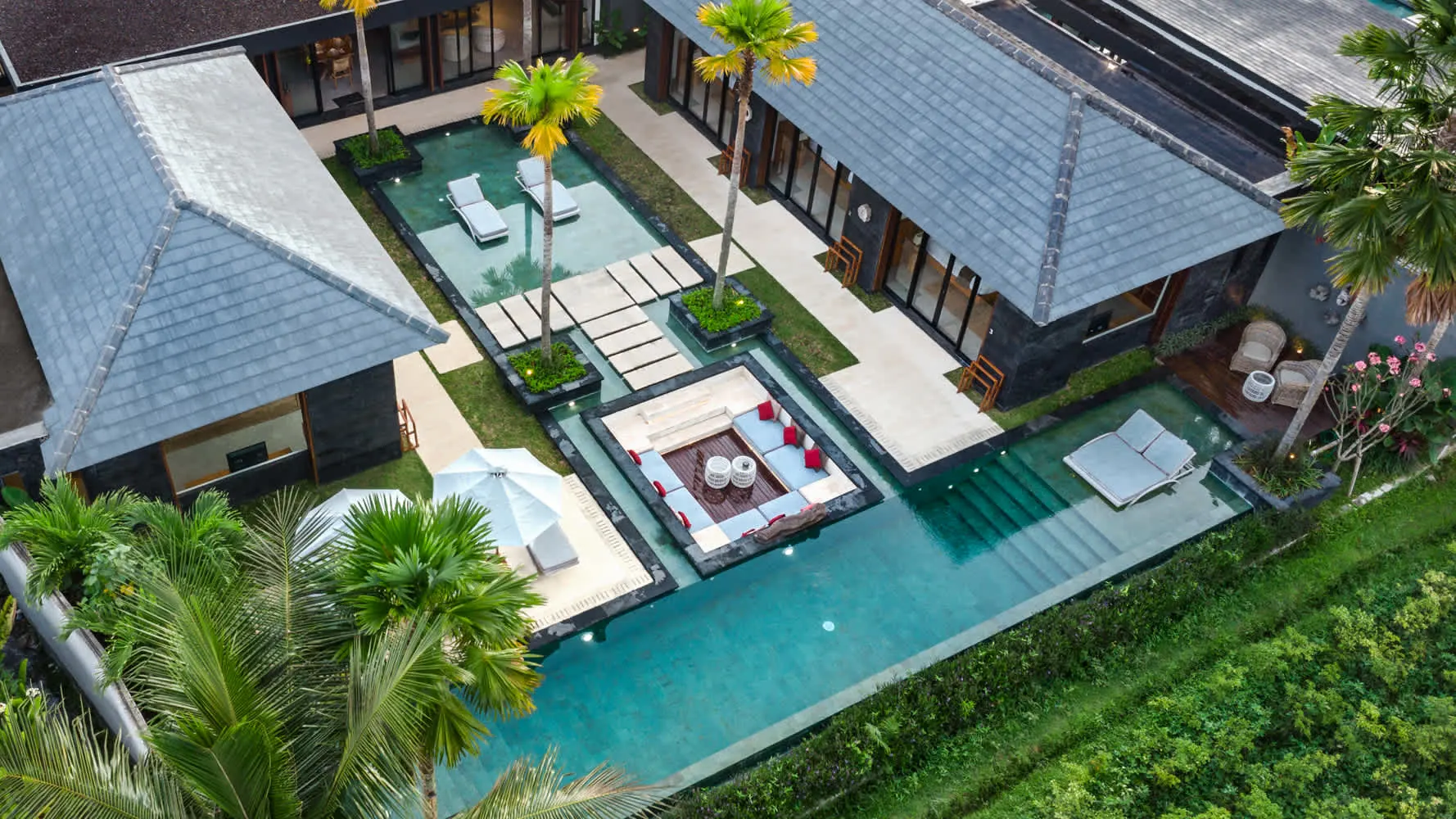 5 BR Rice-Field Courtyard Villa Ubud — 5BR Villa Rental in Ubud — image 4