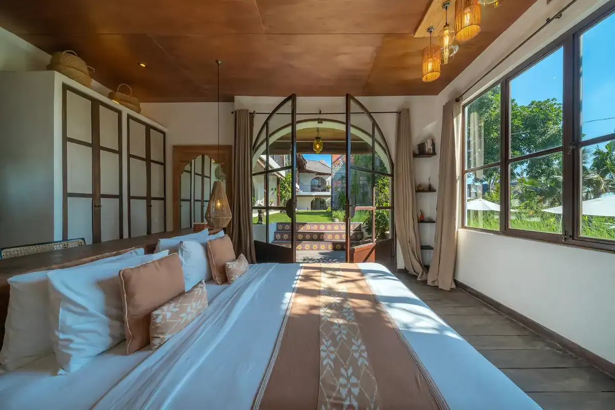 6 BR Private Pool Villa Canggu — 6BR Villa Rental in Canggu — image 4