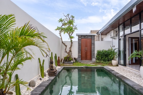 3BR Seseh Villa | Pool & Garden Views, Near Beach in Canggu, Bali — image 14