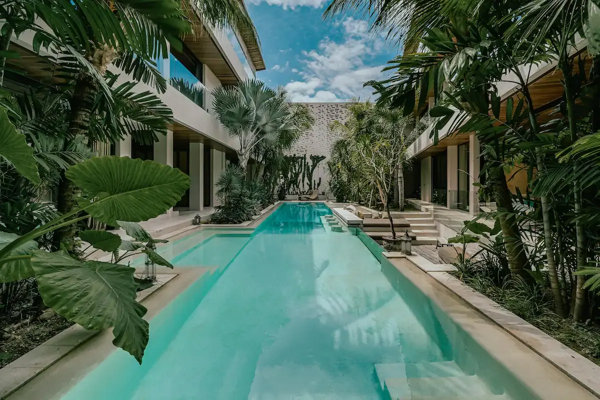 6 BR Walk-to-Beach Tropical Garden Villa Canggu — 6BR Villa Rental in Canggu