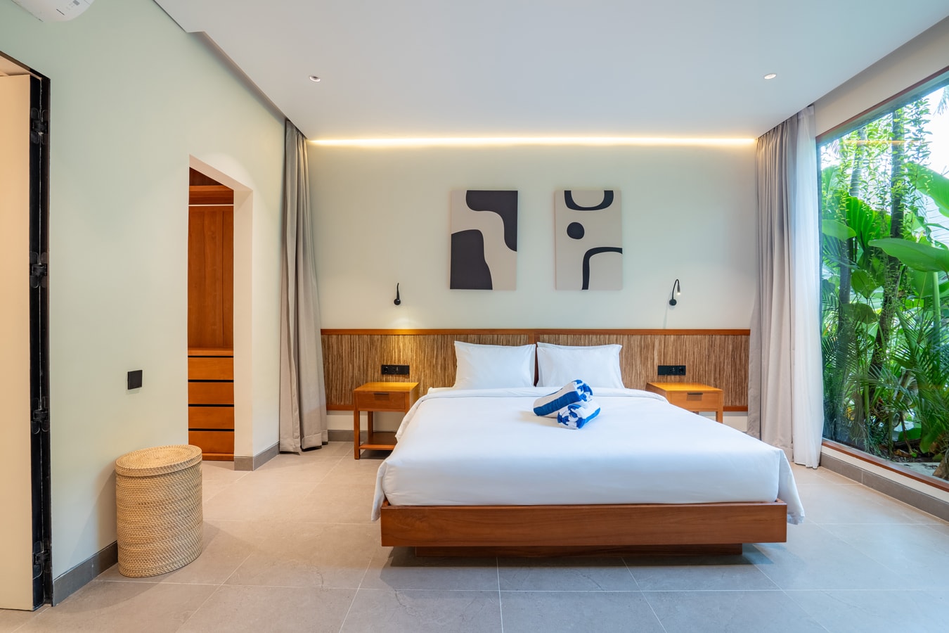 Deluxe 1BR Suite with Pool Access in Ubud Center in Ubud, Bali — image 17