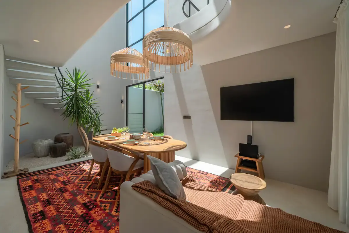 4 BR Tropical-Modern Walk-to-Beach Villa Canggu — 4BR Villa Rental in Canggu — image 17