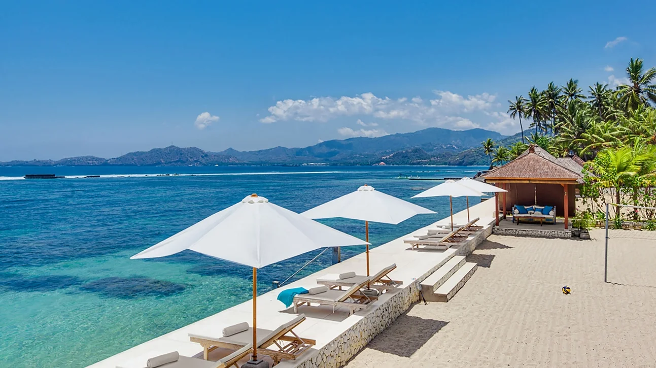 4 Bdr Luxury Beachfront Villa with Private Pool & Elevated Beach on Bali’s East Coast — image 6