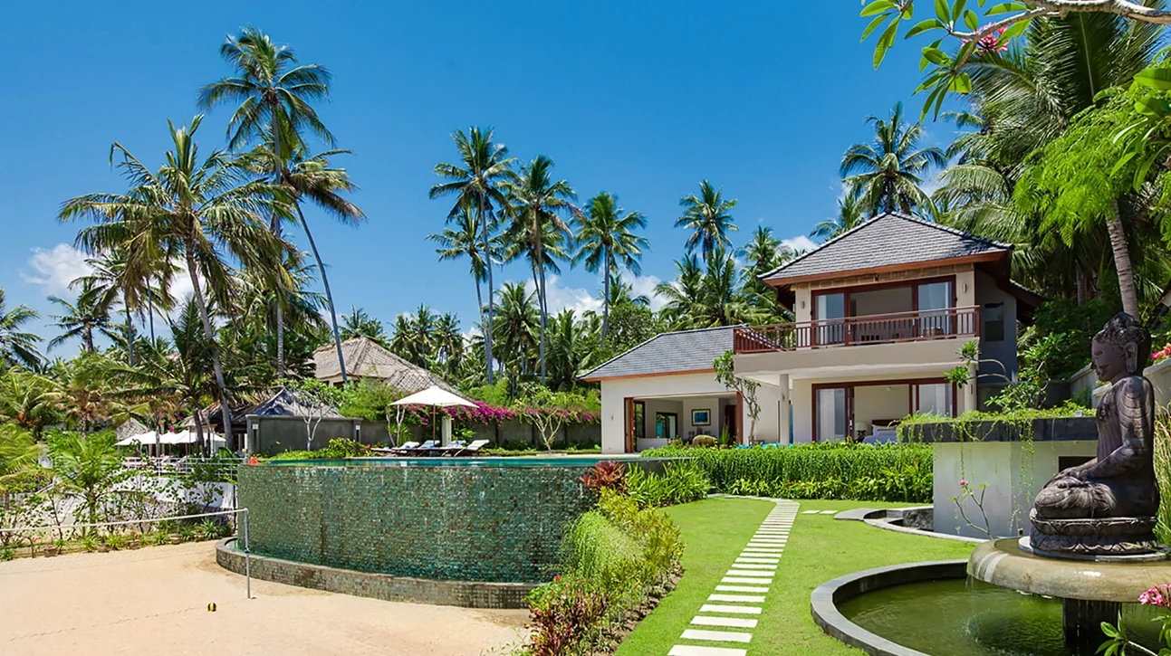 4 Bdr Luxury Beachfront Villa with Private Pool & Elevated Beach on Bali’s East Coast — image 8