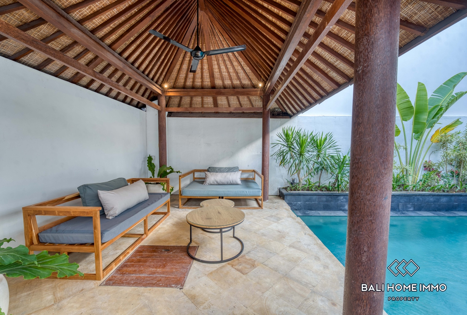 4 Bedroom Family Villa For Rent In Canggu Berawa — image 1