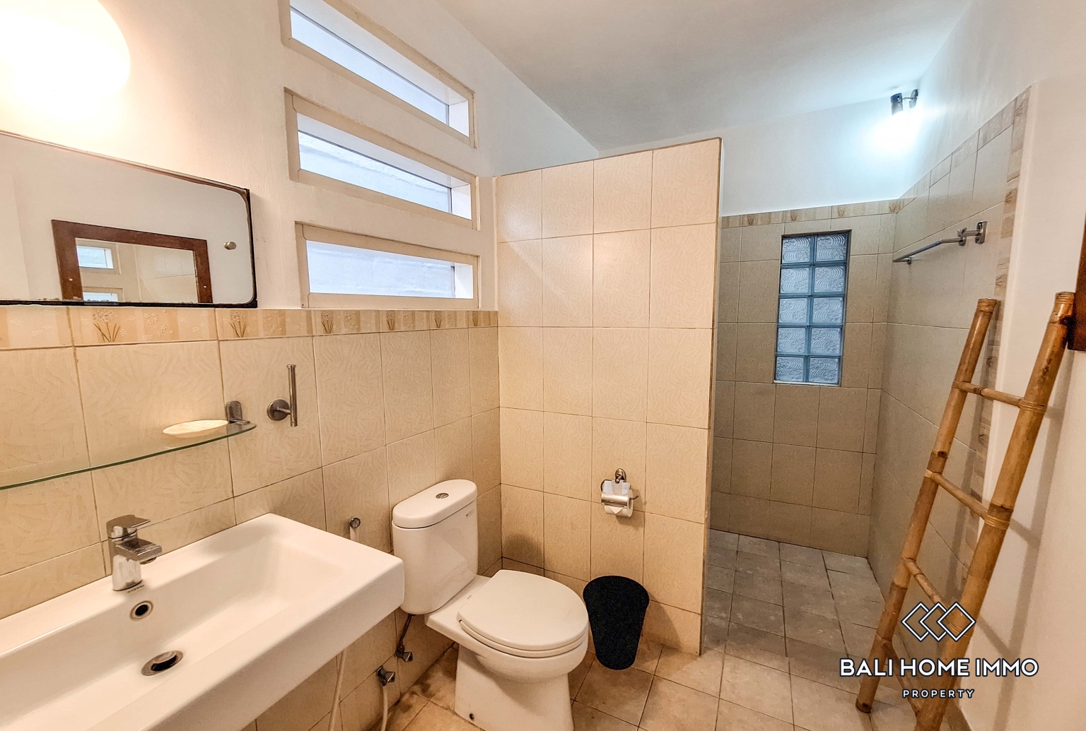 4 Bedroom Family Villa For Rent In Canggu Berawa — image 19