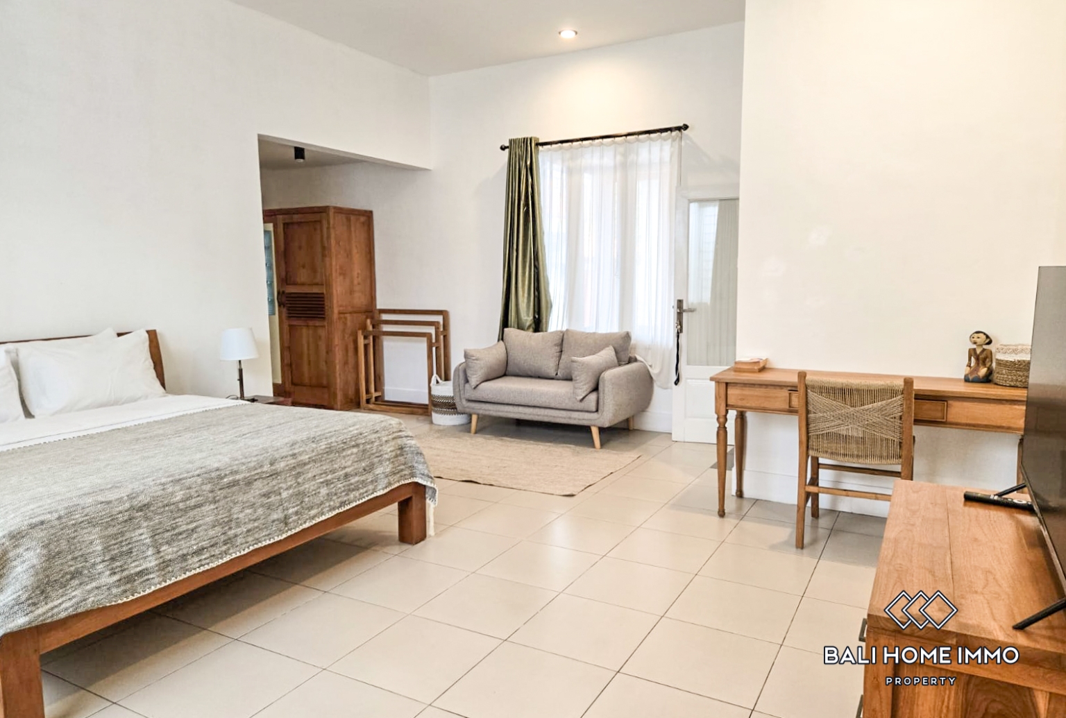 4 Bedroom Family Villa For Rent In Canggu Berawa — image 13