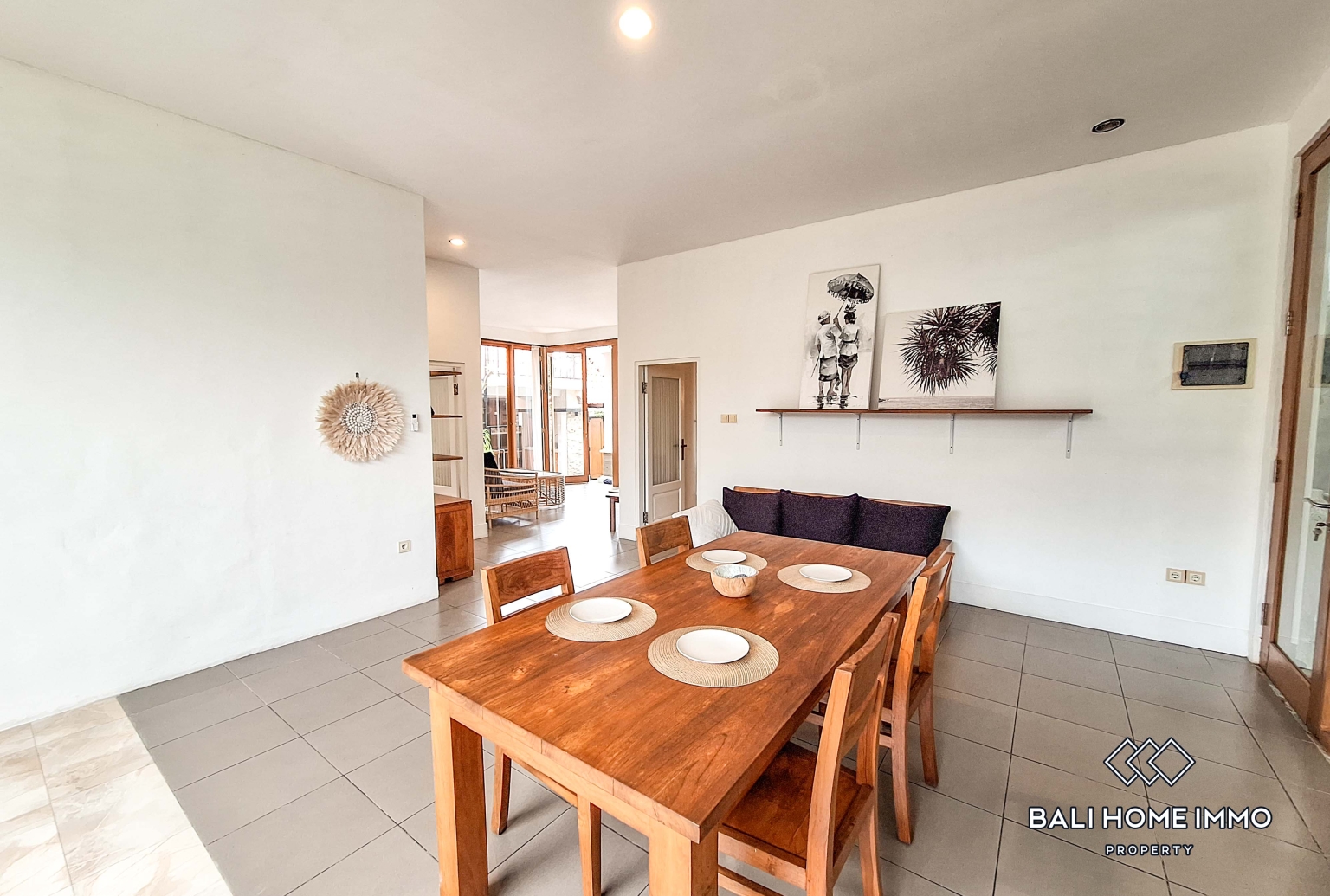 4 Bedroom Family Villa For Rent In Canggu Berawa — image 9