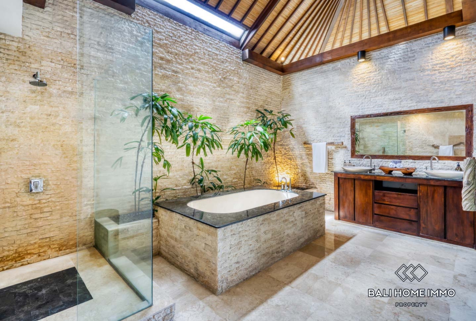 4 Bedroom Family Villa For Rent in Umalas — image 11