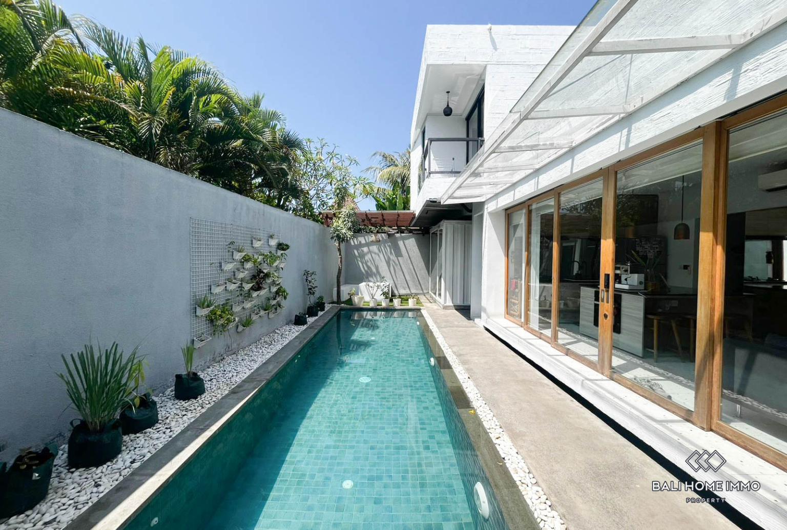 4 Bedroom family villa with office for yearly rent in Kedungu