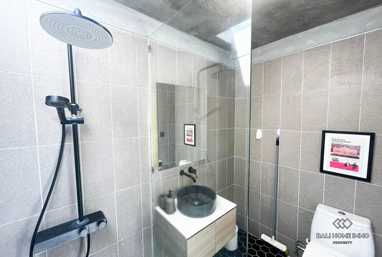 4 Bedroom family villa with office for yearly rent in Kedungu — image 14