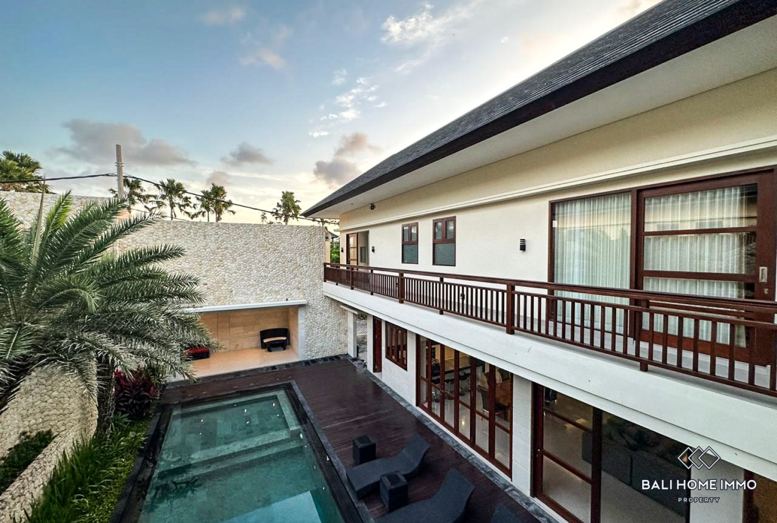 4 Bedroom Modern Villa For Rent in Batu Bolong Canggu — image 9