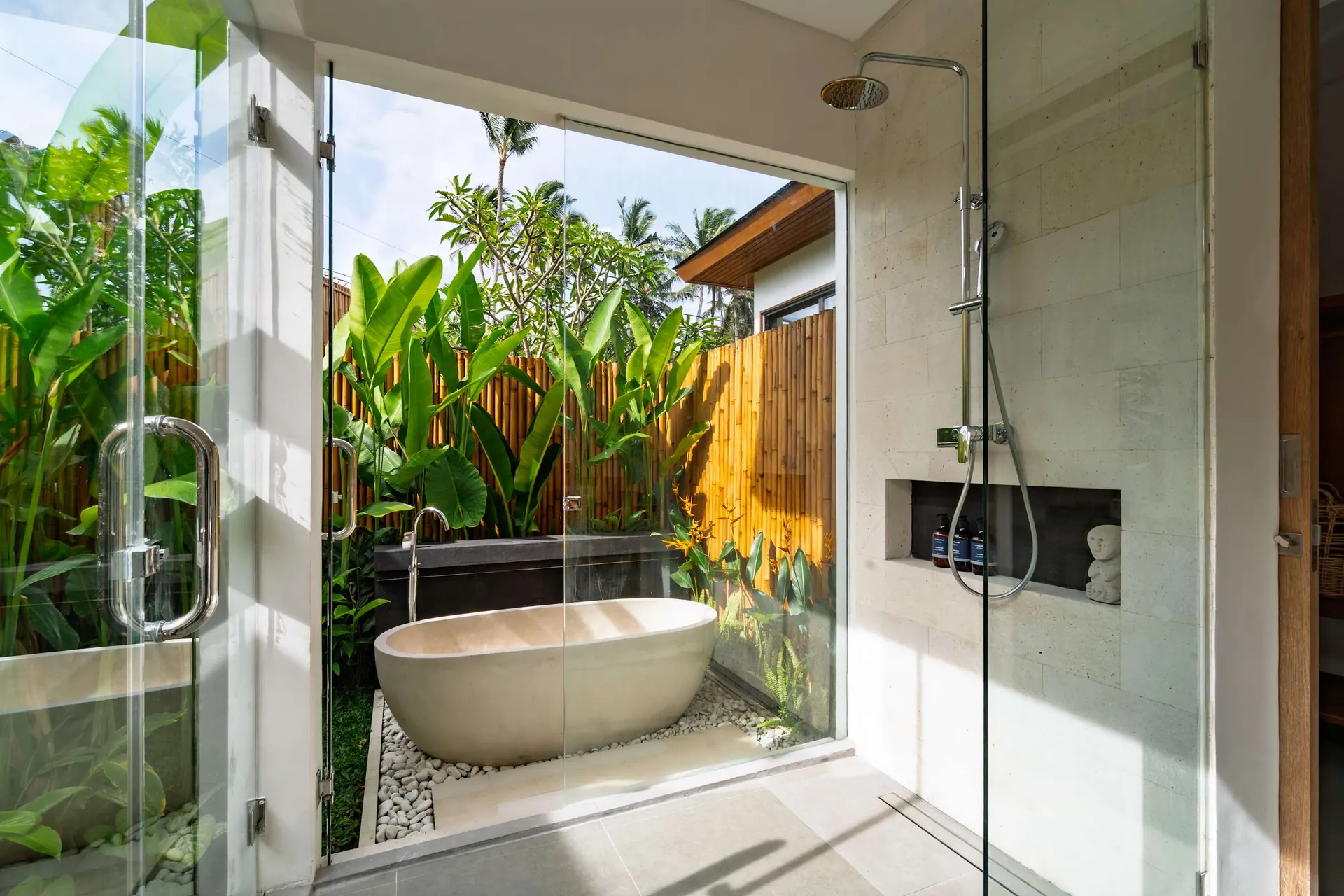 4 BR Tropical-Modern Garden Villa Ubud — 4BR Villa Rental in Ubud