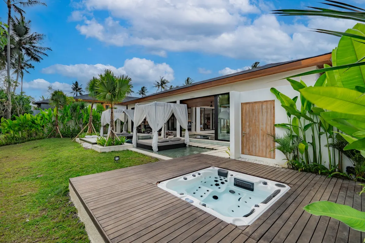 4 BR Courtyard Pool Retreat Ubud — 4BR Villa Rental in Ubud — image 5