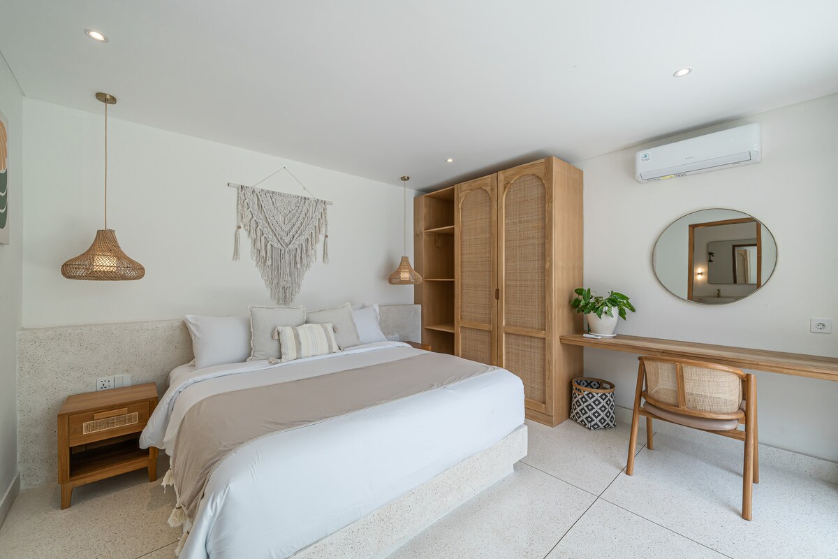 La Casa Mose — 3BR Villa Rental in Pererenan
