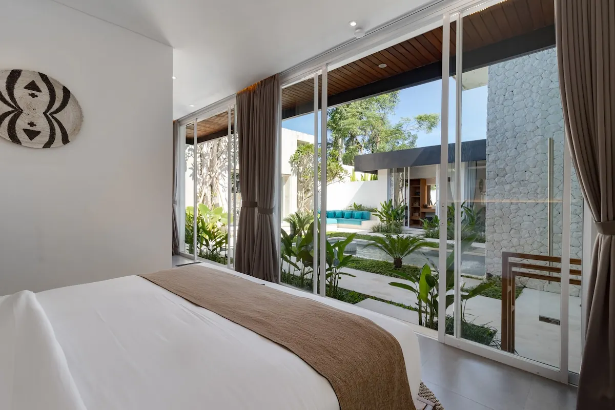 6 BR Modern Pool Retreat Ubud — 6BR Villa Rental in Ubud — image 7