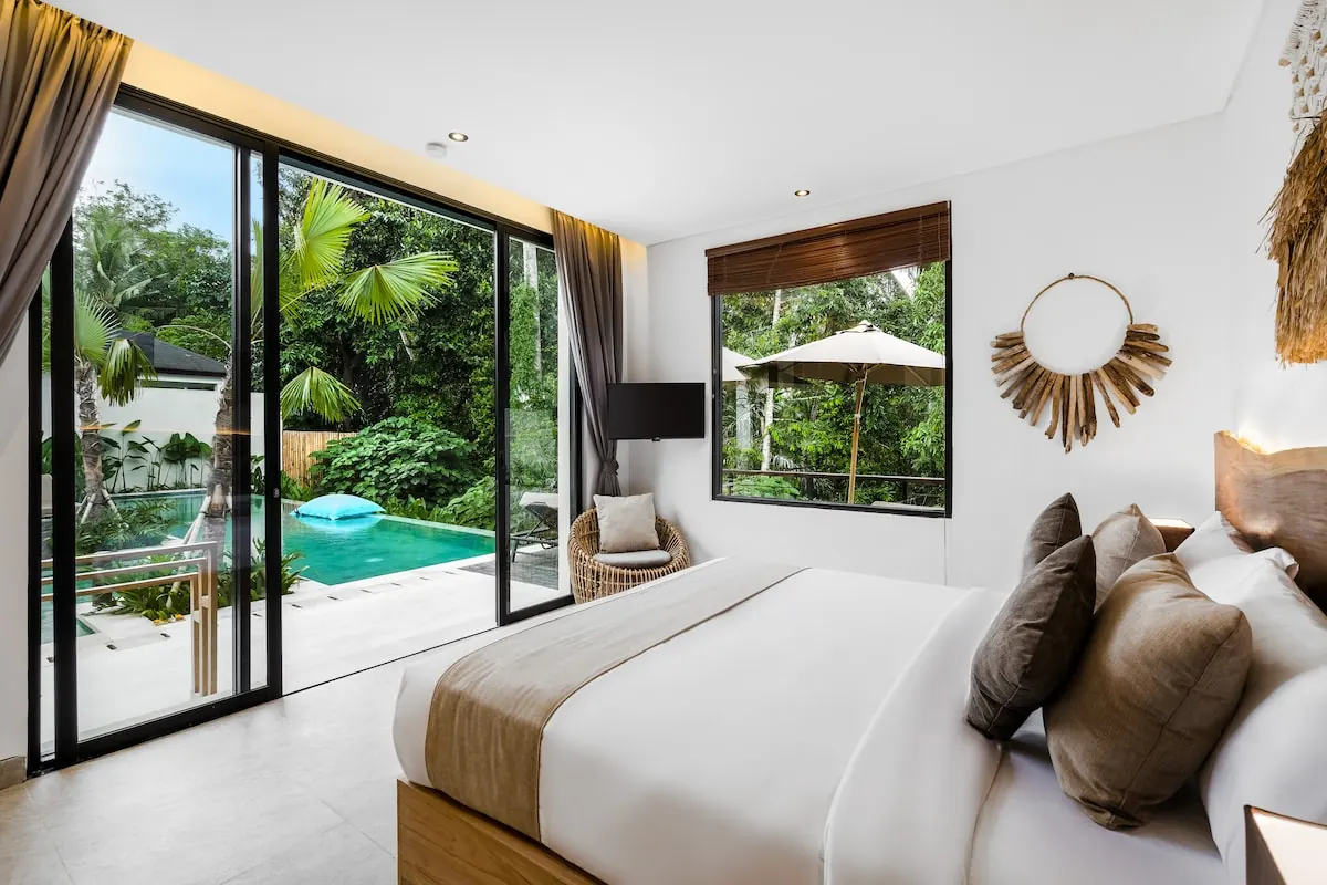 8 BR Tropical-Modern Courtyard Estate Ubud — 8BR Estate Rental in Ubud — image 3