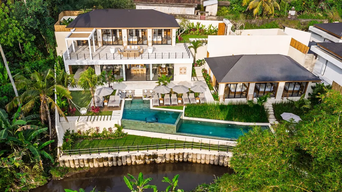 6 BR Rice-Field Infinity-Pool Villa Ubud — 6BR Villa Rental in Ubud — image 3