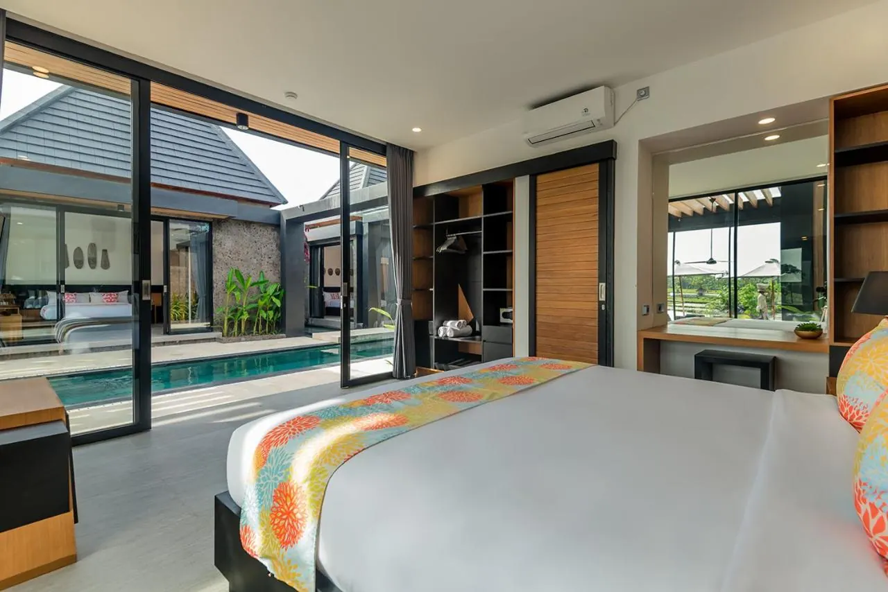 4 BR Glass Rice-Field Villa Ubud — 4BR Villa Rental in Ubud — image 7
