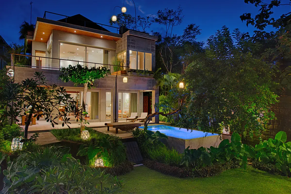 4 BR Clifftop Surfside Villa Uluwatu — 4BR Villa Rental in Uluwatu