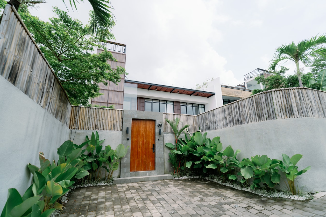 4BR Canggu Retreat Villa – Sunbed Rooftop & Pool in Canggu, Bali — image 17