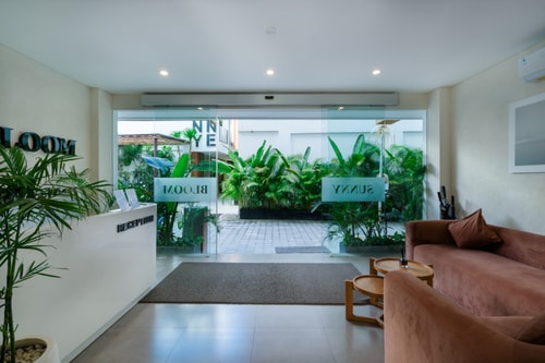 SB 213 - 1BR Pool Suite, Near Batu Belig Beach - Canggu, Bali — image 12