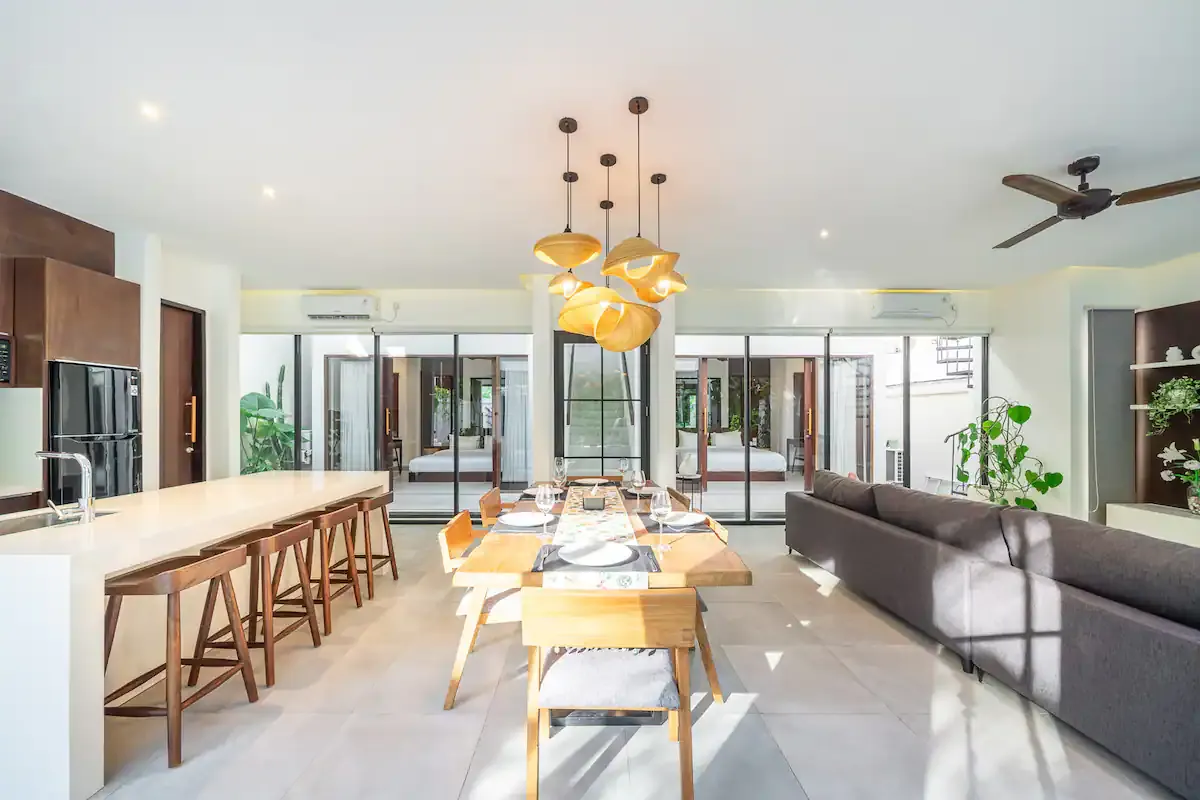 3 BR Walk-to-Beach Tropical-Modern Villa Canggu — 3BR Villa Rental in Canggu — image 13