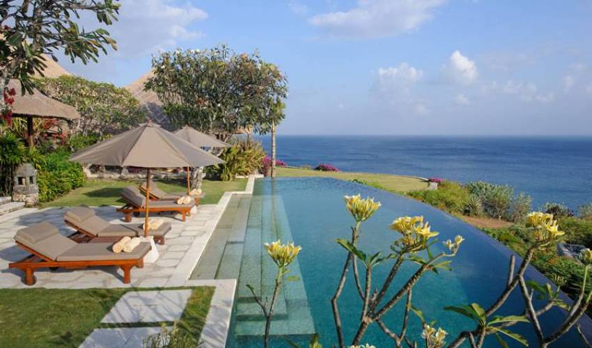 5 Bedroom on the cliff, overlooking the ocean — image 7