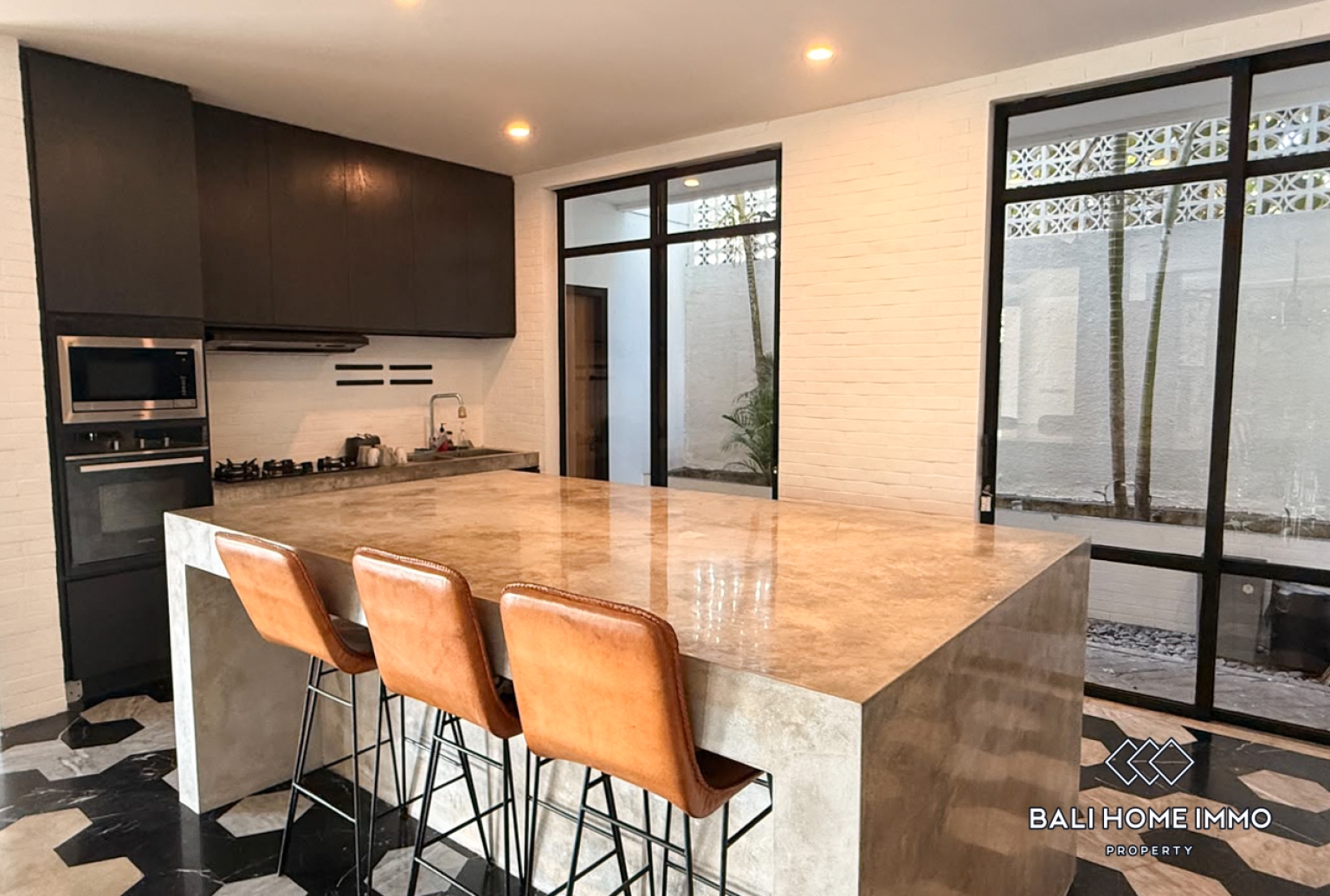 5 Bedroom Family Villa for Rent in Canggu Residential Side — image 4