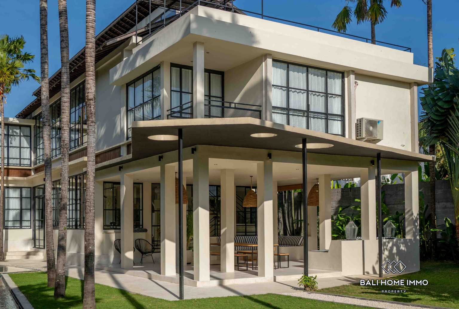 5 bedroom Family Villa with garden for yearly rental in Berawa — image 18