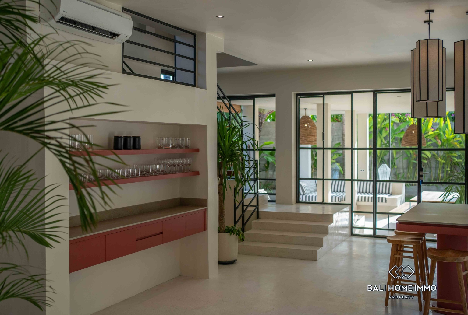 5 bedroom Family Villa with garden for yearly rental in Berawa — image 10